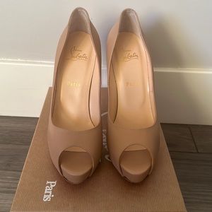 Christian Louboutin New Very Prive Peep Toe Pumps